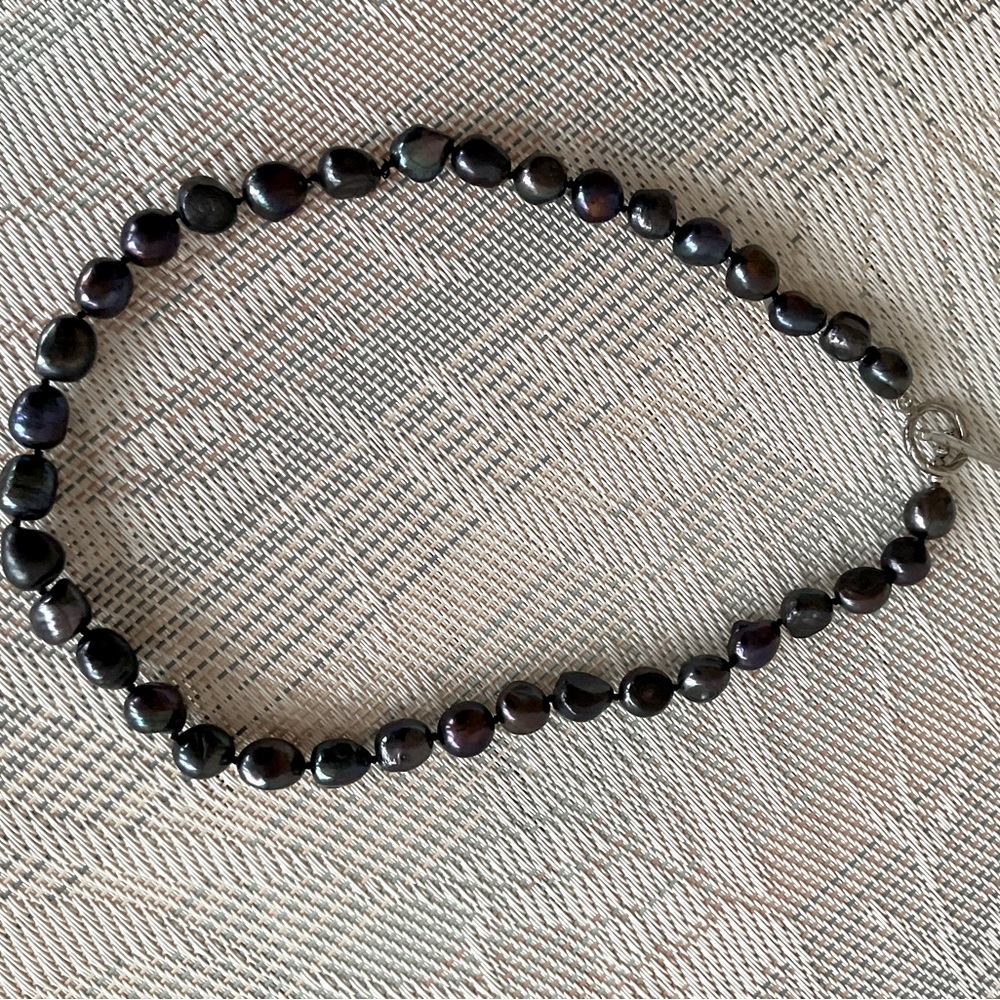 Elegant Black Fresh Water Pearl Necklace